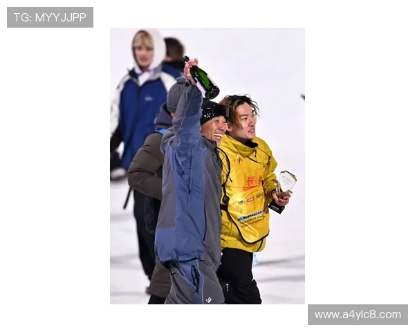 苏翊鸣勇夺2025至2026赛季单板滑雪大跳台总冠军